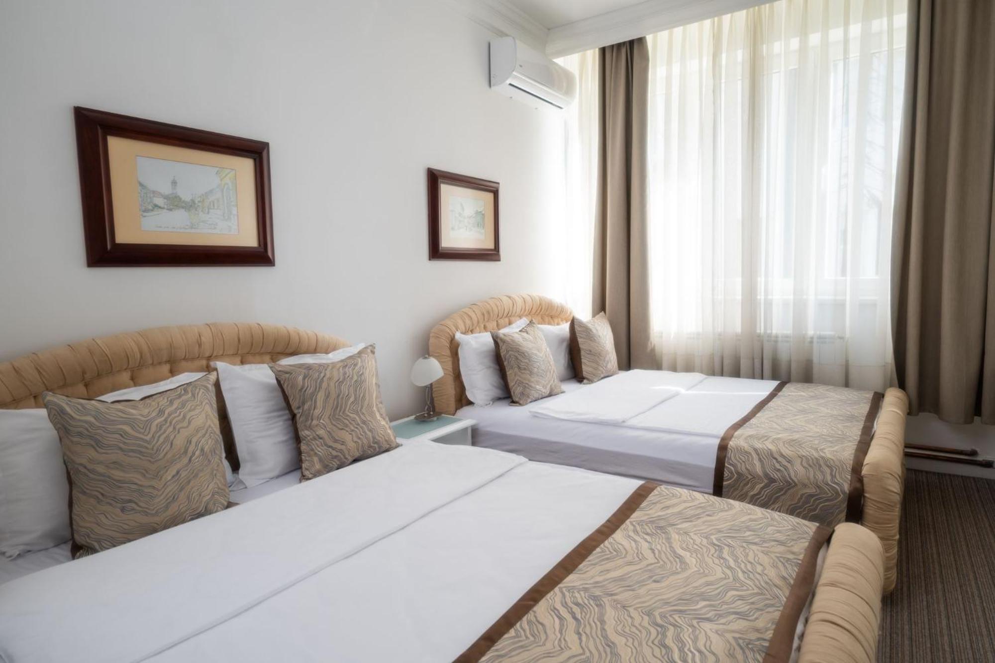 Hotel Mio City Kula Esterno foto