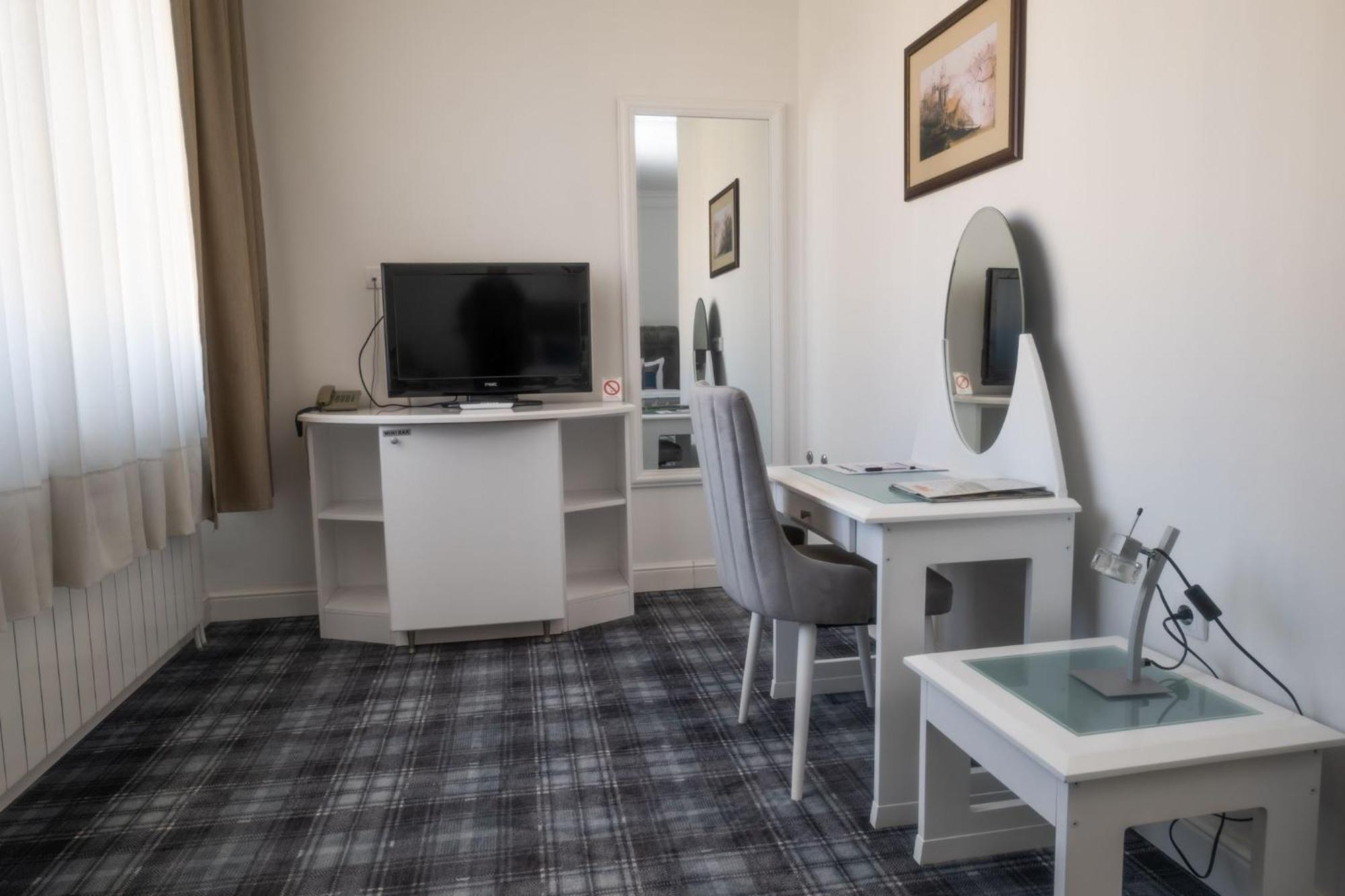 Hotel Mio City Kula Esterno foto